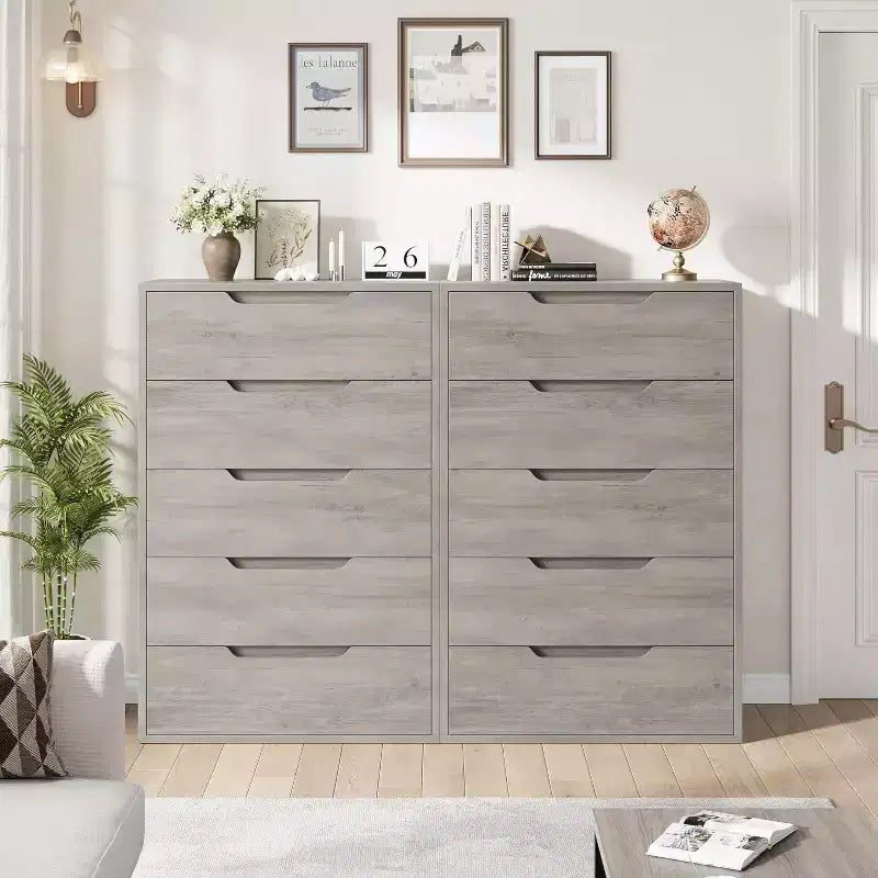 Commode à cinq tiroirs avec pieds métalliques réglables et plateau large