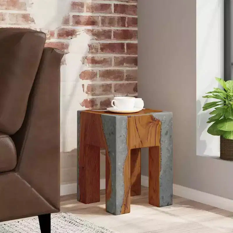 Tabouret multicolore en bois de teck massif et résine